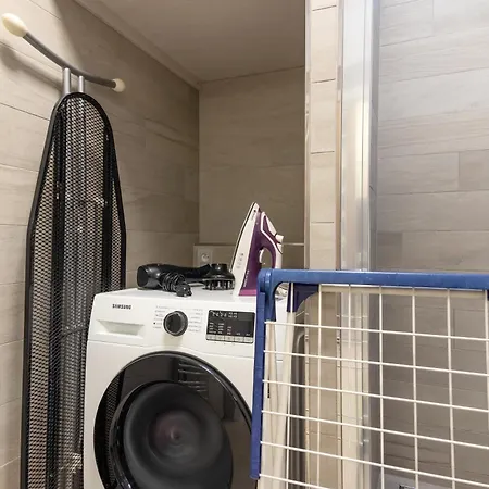 Peace And Comfort Near Center With Balcony, 500mb Wifi Apartment
