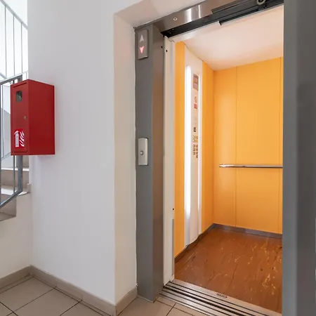 Apartment Peace And Comfort Near Center With Balcony, 500mb Wifi