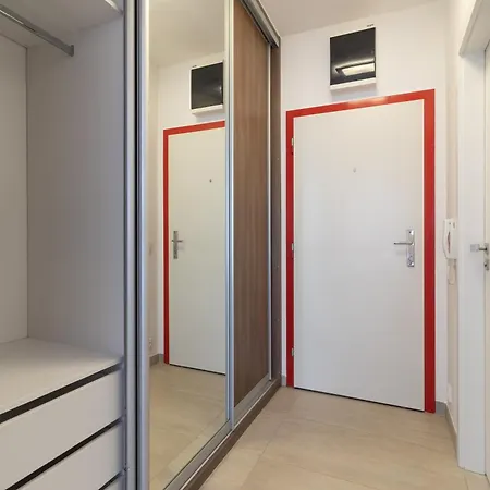 Peace And Comfort Near Center With Balcony, 500mb Wifi Daire Prag