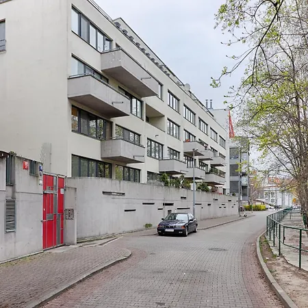 Peace And Comfort Near Center With Balcony, 500mb Wifi Apartment