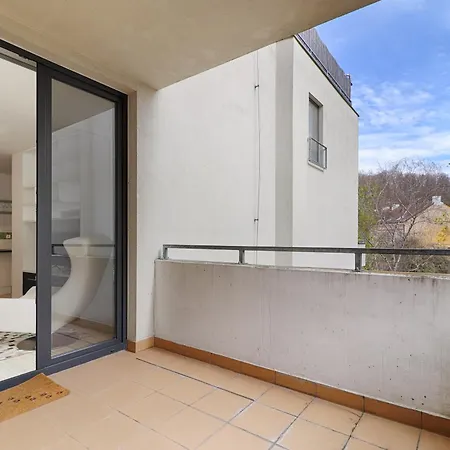 Peace And Comfort Near Center With Balcony, 500mb Wifi Prag