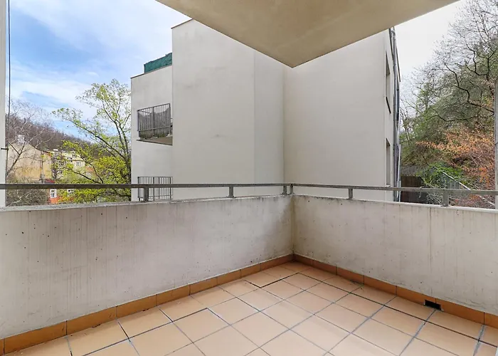 Peace And Comfort Near Center With Balcony, 500mb Wifi Daire
